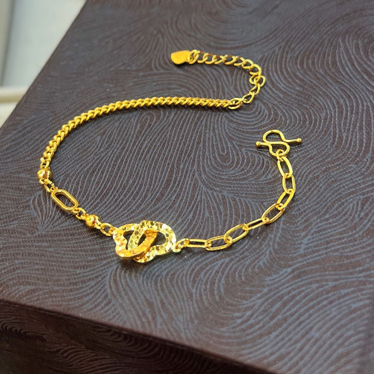 Gold Plated Heart Bracelet With Sparkling Disco Beads And Crystals_voghion.com