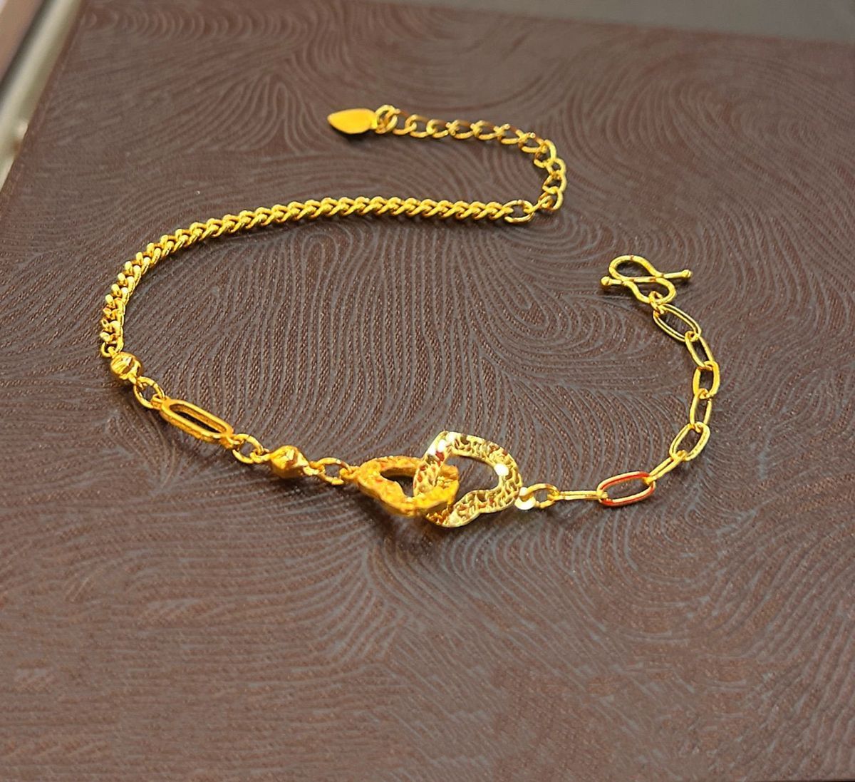 Gold Plated Heart Bracelet With Sparkling Disco Beads And Crystals_voghion.com