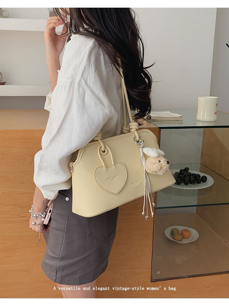Grande borsa a spalla donna per ufficio stile chic primavera_voghion.com