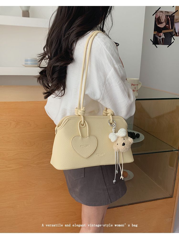 Grande borsa a spalla donna per ufficio stile chic primavera_voghion.com
