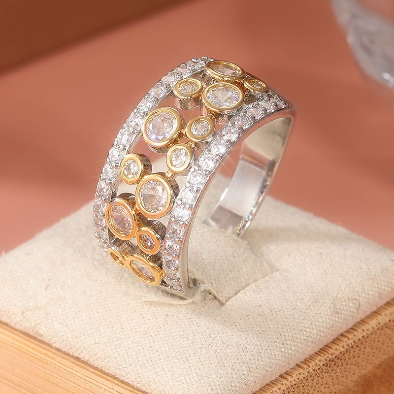 Anello designer bicolore elegante stile traforato versatile_voghion.com