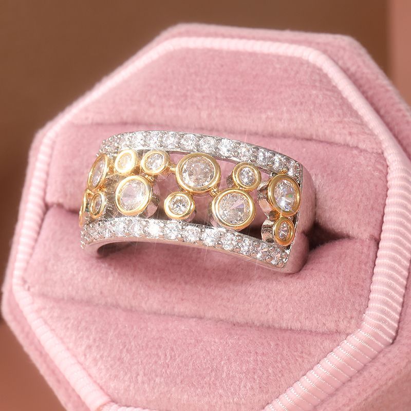 Anello designer bicolore elegante stile traforato versatile_voghion.com