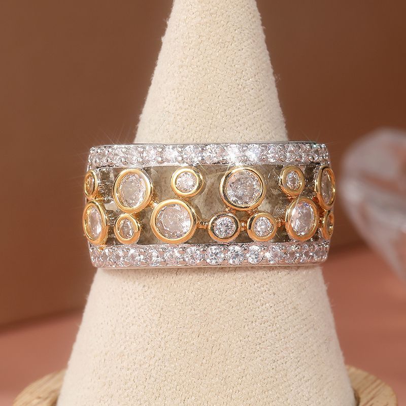 Anello designer bicolore elegante stile traforato versatile_voghion.com