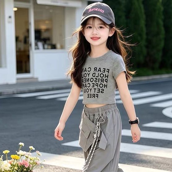 Completo cargo corto da ragazza 2026, nuova collezione estiva Street Dance, maglietta sottile ad asciugatura rapida sul retro e pantaloni a gamba larga, dolce e fresco._voghion.com
