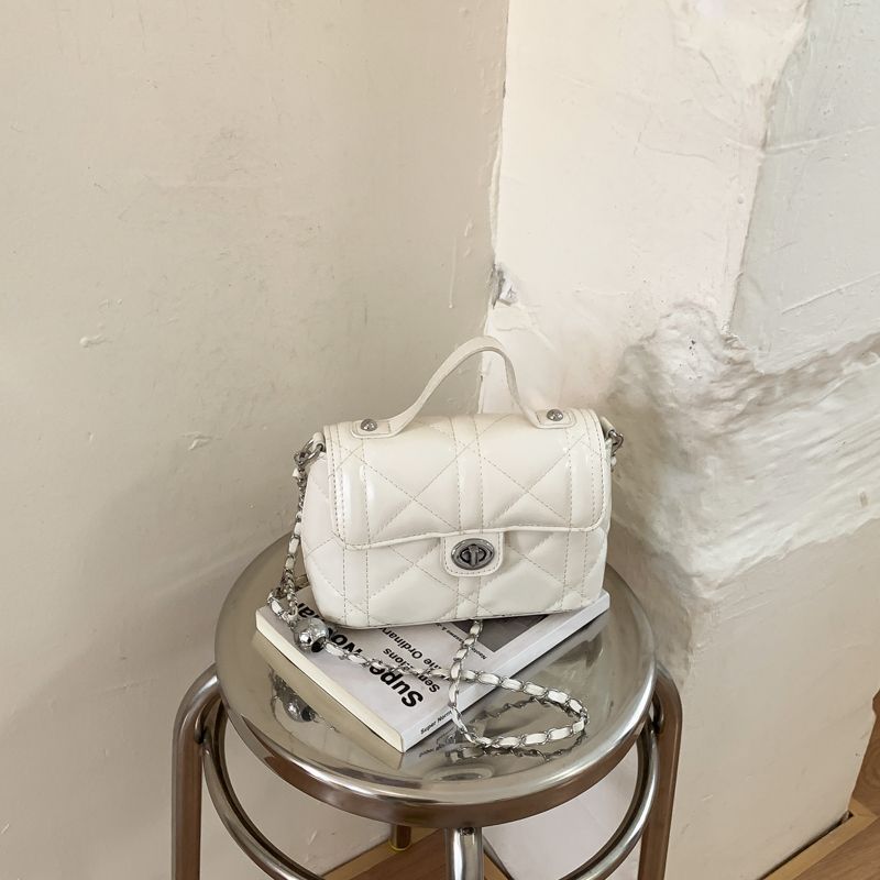 Borsa a tracolla trapuntata in pelle verniciata lucida da donna, nuova versione estiva 2026 coreana, borsa a mano con catena, borsa a tracolla piccola_voghion.com