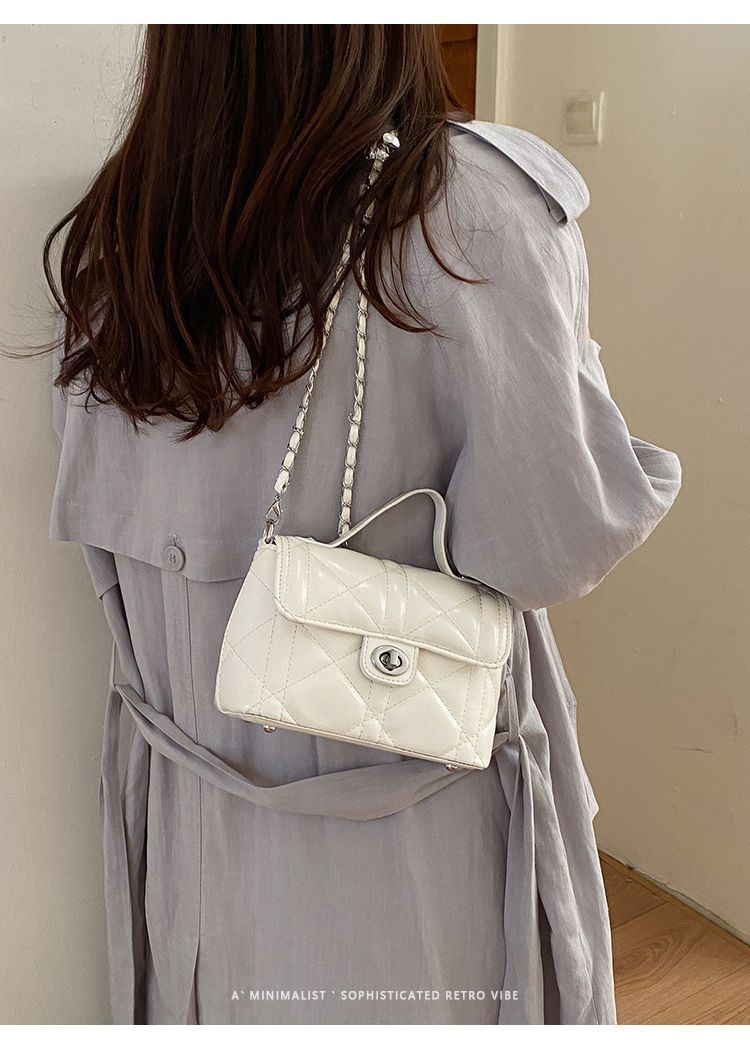 Borsa a spalla trapuntata in vernice donna borsa a tracolla chic_voghion.com