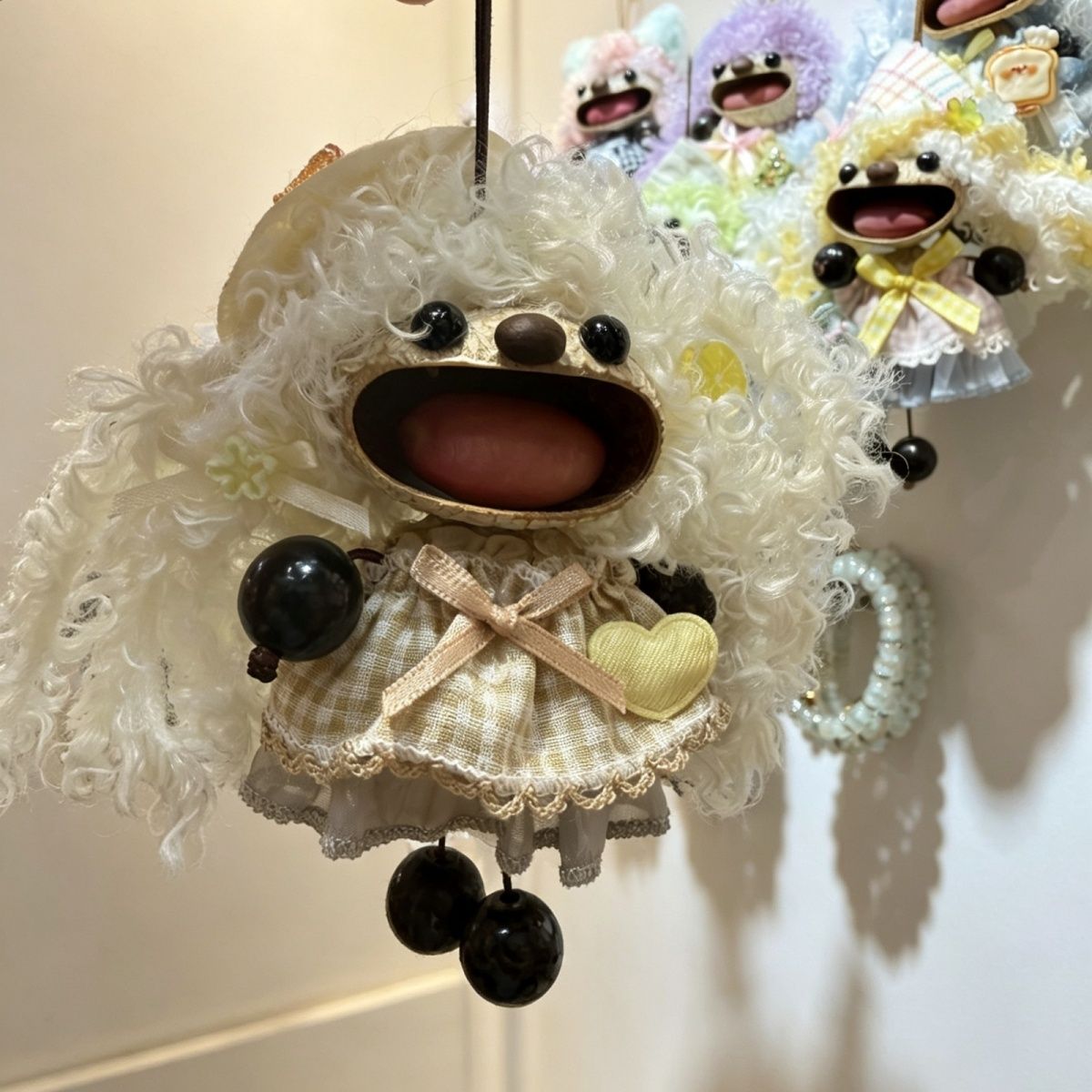 可爱果壳云南豆荚娃娃成品手工礼物小挂件包挂实用风铃星黛露原创