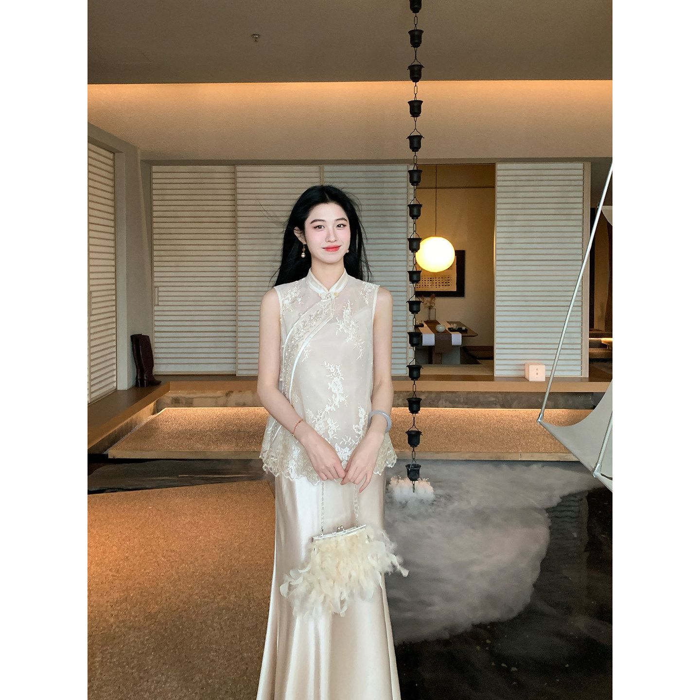 【预售15天】MOOUNCUNS/莫纯2026新中式套装裙女夏网纱刺绣马甲缎面吊带连衣裙