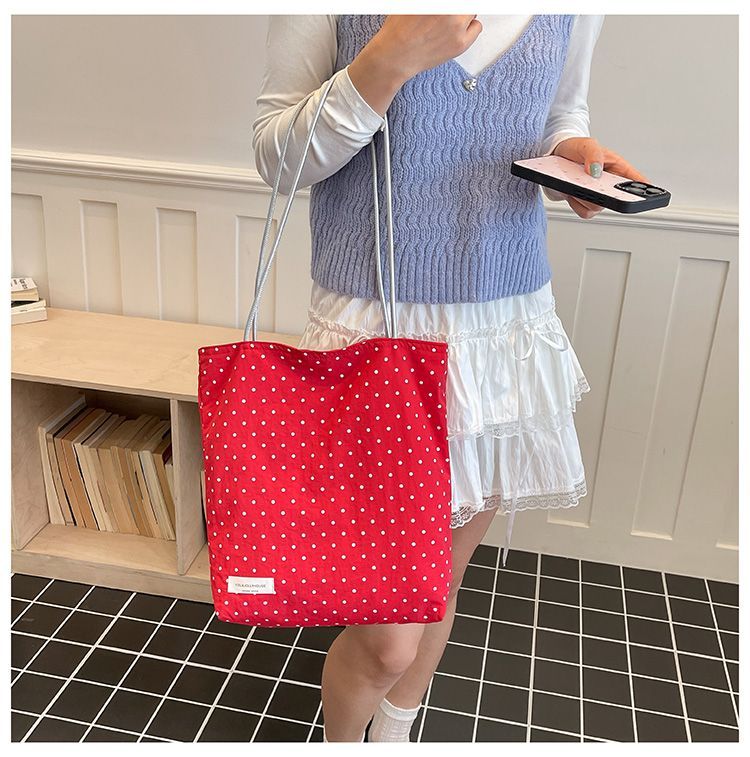 Borsa a tracolla da donna a pois leggera in nylon_voghion.com