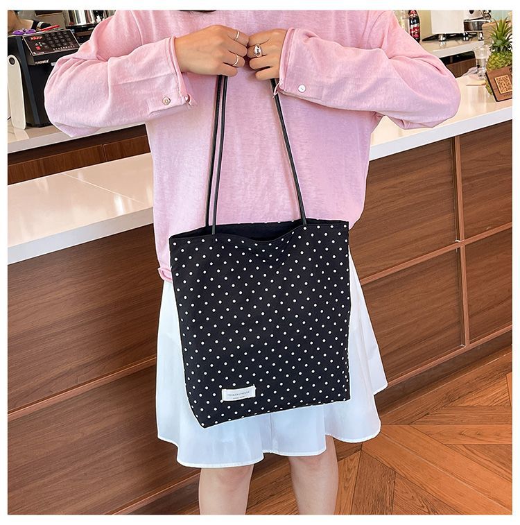 Borsa a tracolla da donna a pois leggera in nylon_voghion.com