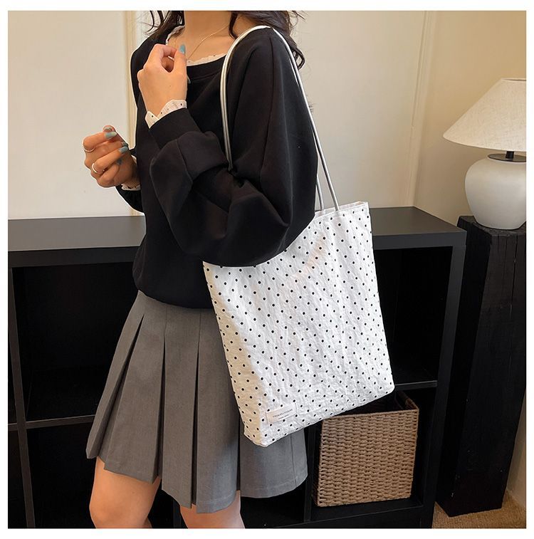 Borsa a tracolla da donna a pois leggera in nylon_voghion.com