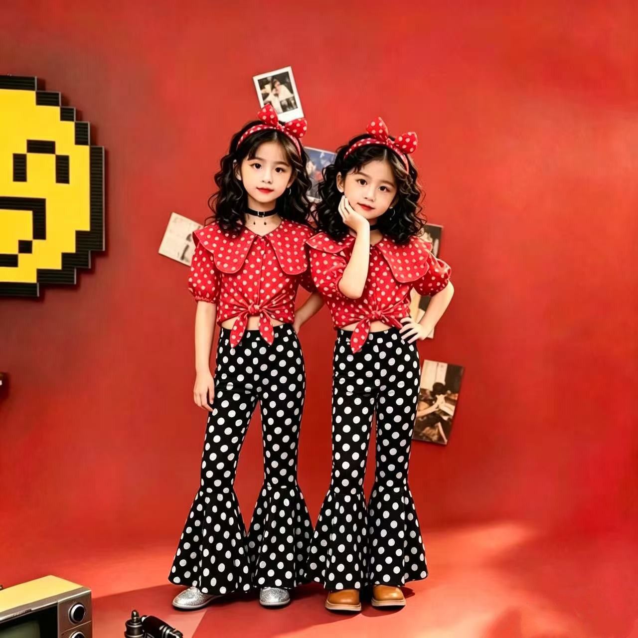 Costume de spectacle rétro pour enfants, style Hong Kong, chemise fleurie nostalgique des années 80-90 et pantalon pattes d'éléphant._voghion.com