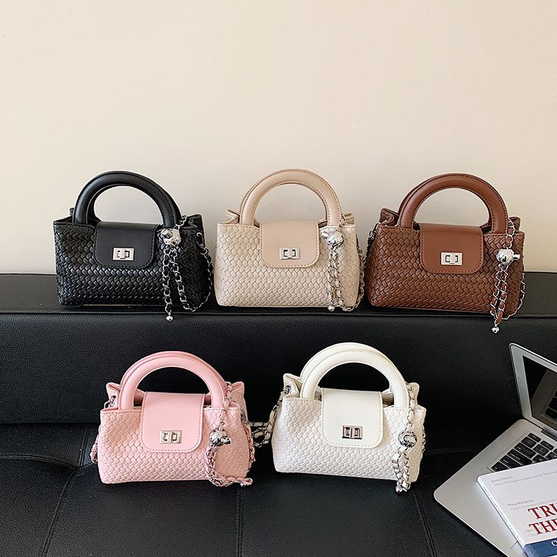 Elegant And Stylish Small Square Hand, 2026 Spring-summer New Korean Fashion Quilted Shoulder , Versatile Women's_voghion.com