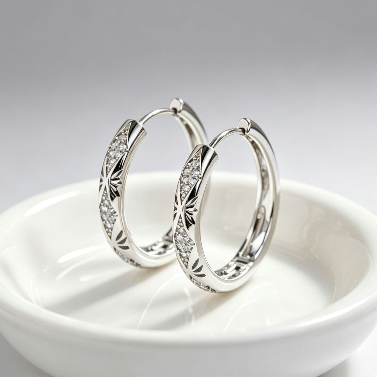 Exquisite Zircon Hoop Earrings Diamond-encrusted Luxury Style_voghion.com