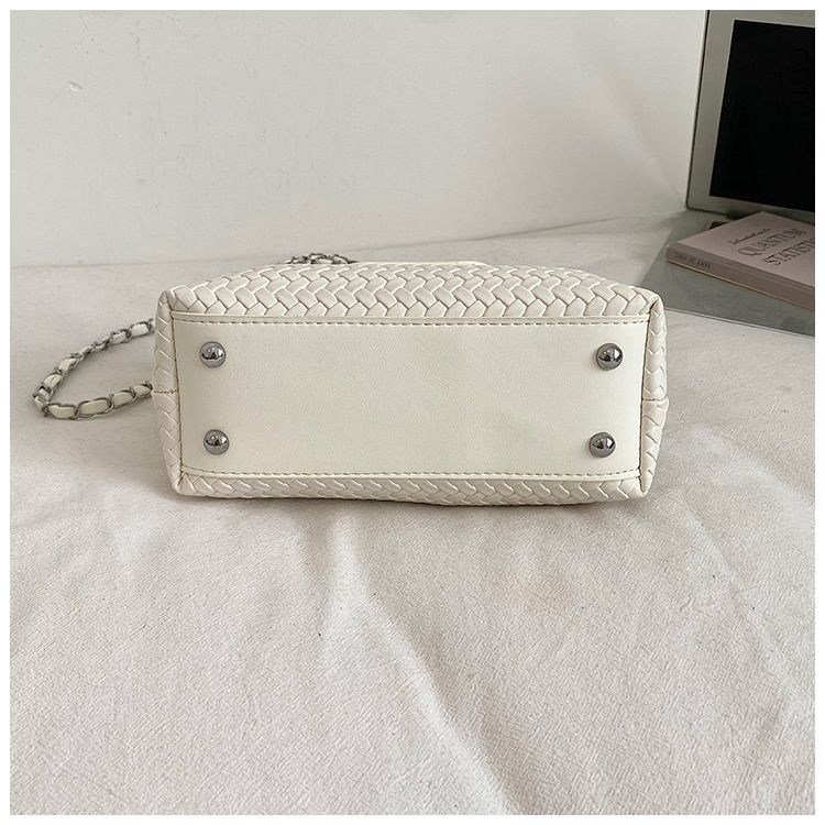 Elegant Quilted Shoulder Bag For Women Versatile Small Handbag_voghion.com