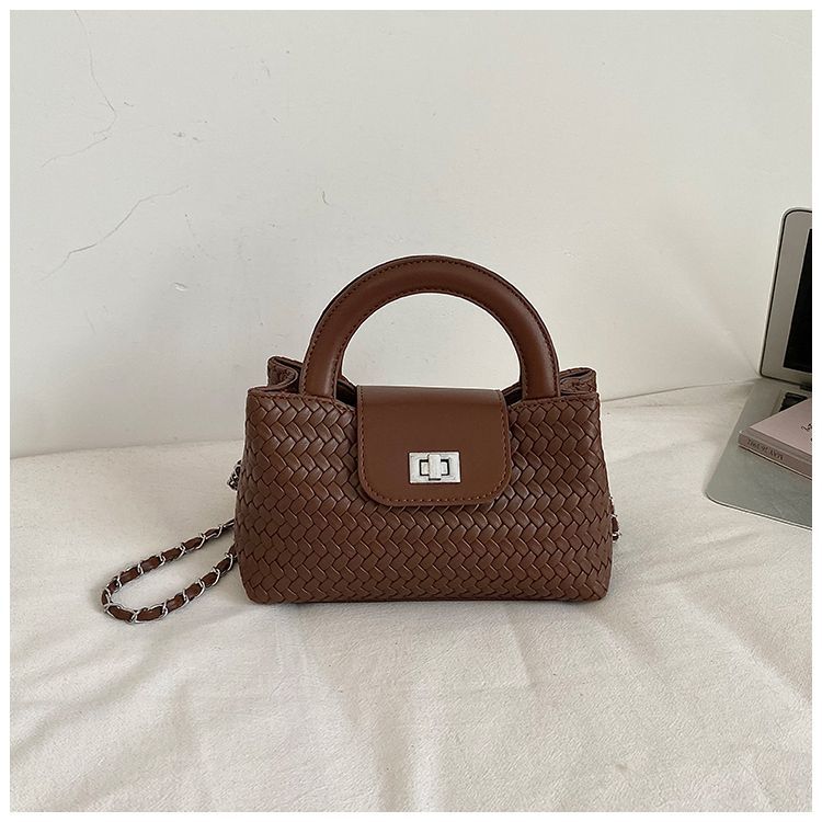 Elegant Quilted Shoulder Bag For Women Versatile Small Handbag_voghion.com