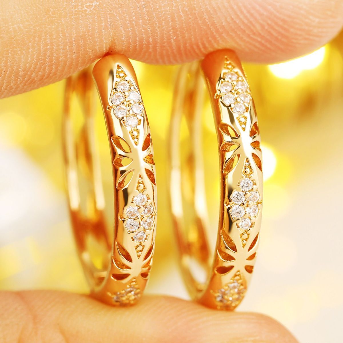 Exquisite Zircon Hoop Earrings Diamond-encrusted Luxury Style_voghion.com