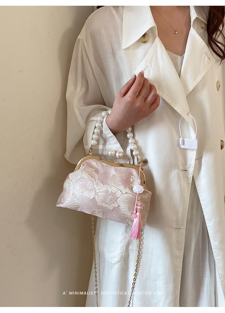 Borsa a tracolla donna elegante con catena di perle e ricami_voghion.com