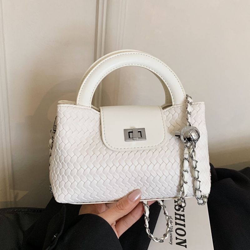 Elegant And Stylish Small Square Hand, 2026 Spring-summer New Korean Fashion Quilted Shoulder , Versatile Women's_voghion.com