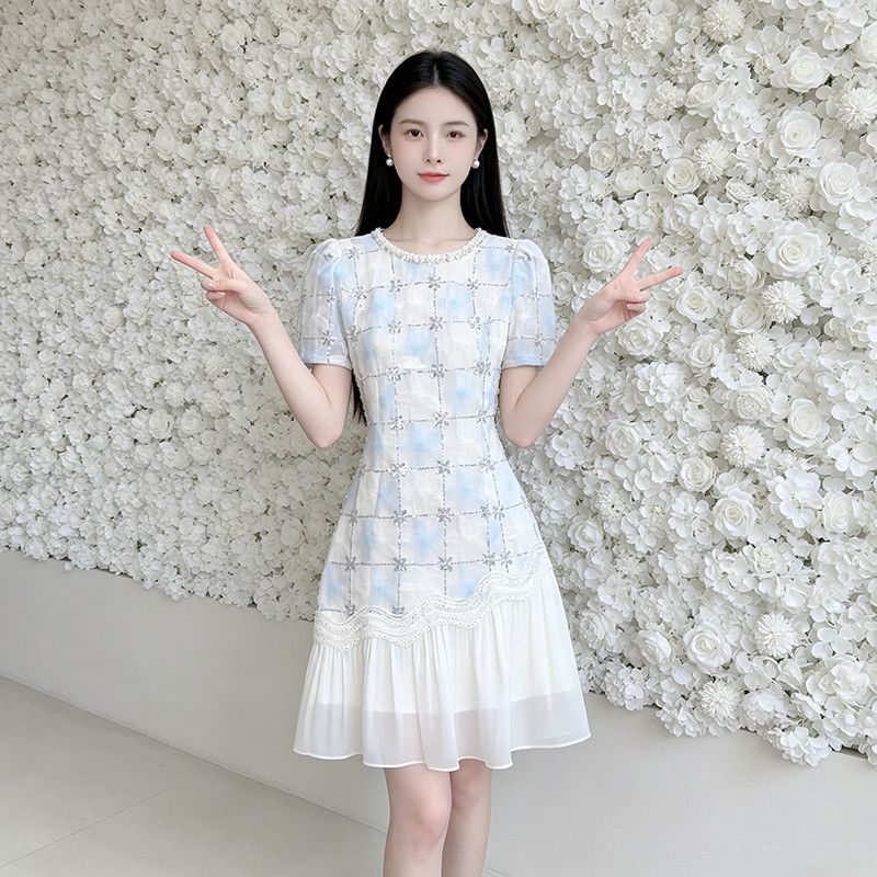 【预售15天】法式温柔风钉珠连衣裙女夏季新款收腰显瘦亮片拼接雪纺短袖百褶裙