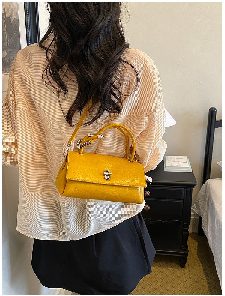 Elegant Women's Shoulder Bag Simple Versatile Handbag Crossbody_voghion.com