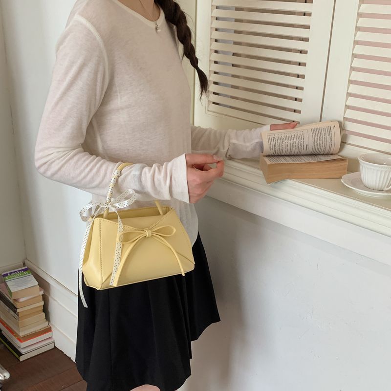 2026 New Bowknot Niche Lazy Style High-Value Handheld Small Square For Women, Fashionable Crossbody Shoulder Bag_voghion.com