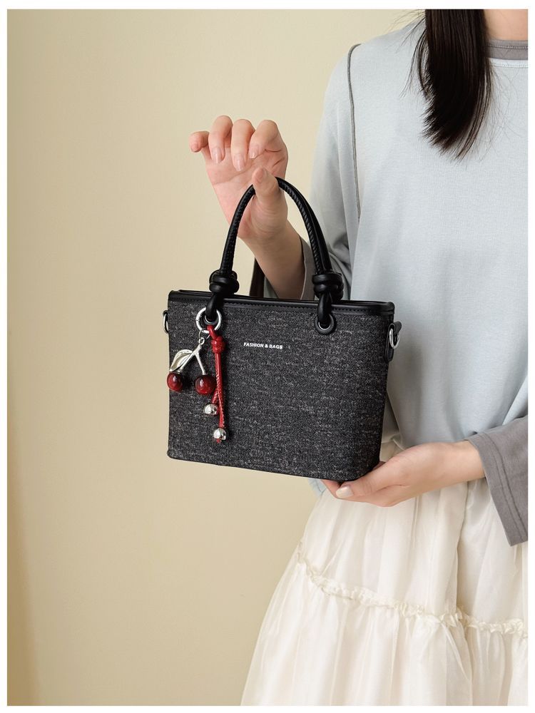 Luxurious Designer Women's Shoulder Bag Macaron Commuter Handbag_voghion.com