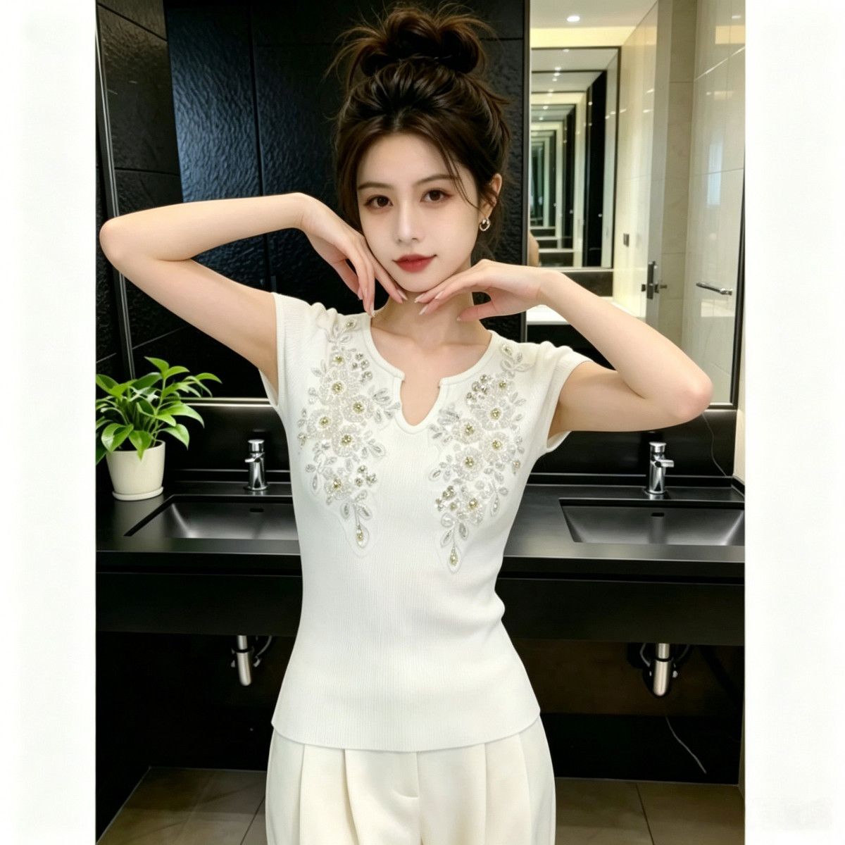 Heavy Beaded Top 2026 Summer New Style Elegant Slim Fit Base Short Sleeve Knit Shirt For Women_ecoleips.com