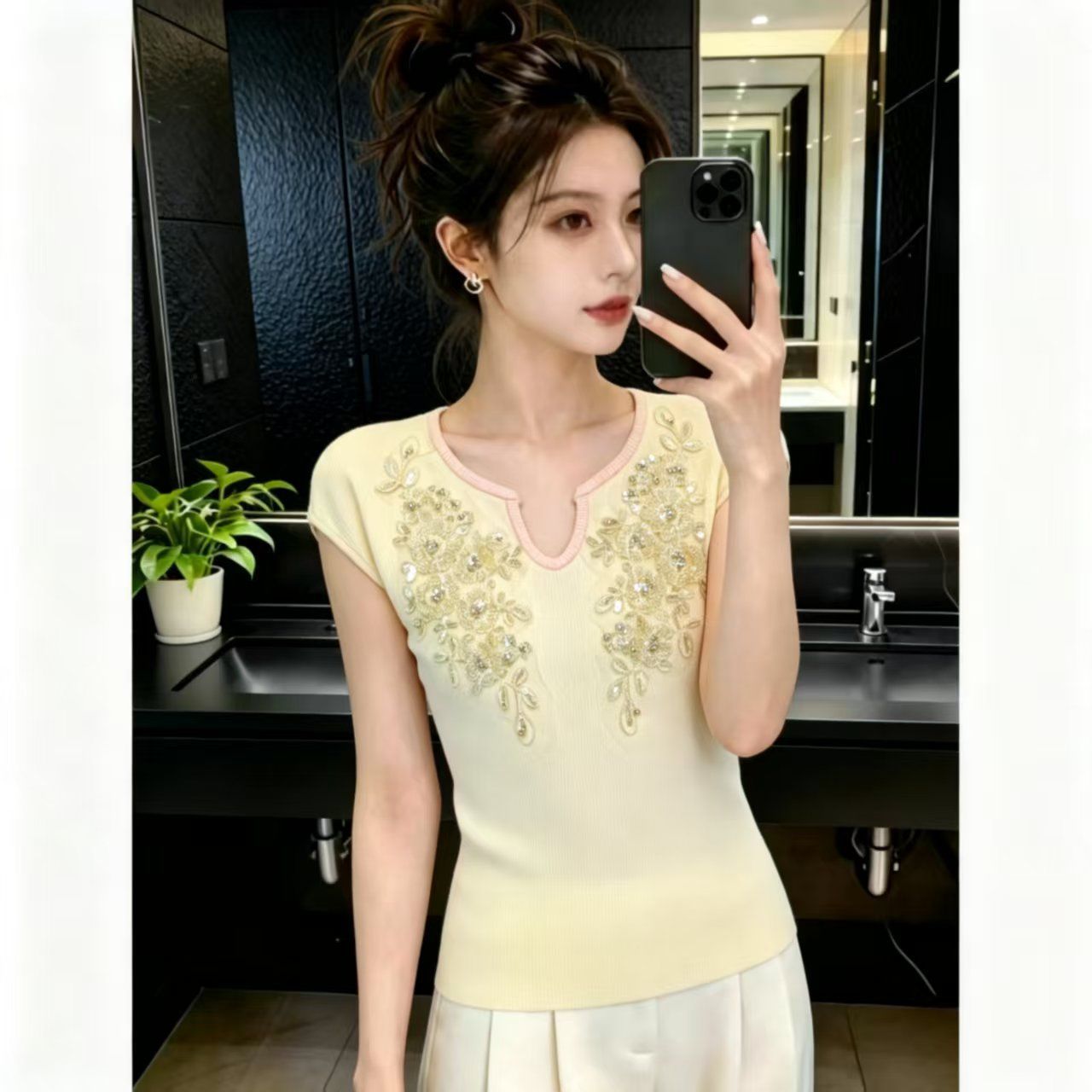Heavy Beaded Top 2026 Summer New Style Elegant Slim Fit Base Short Sleeve Knit Shirt For Women_ecoleips.com