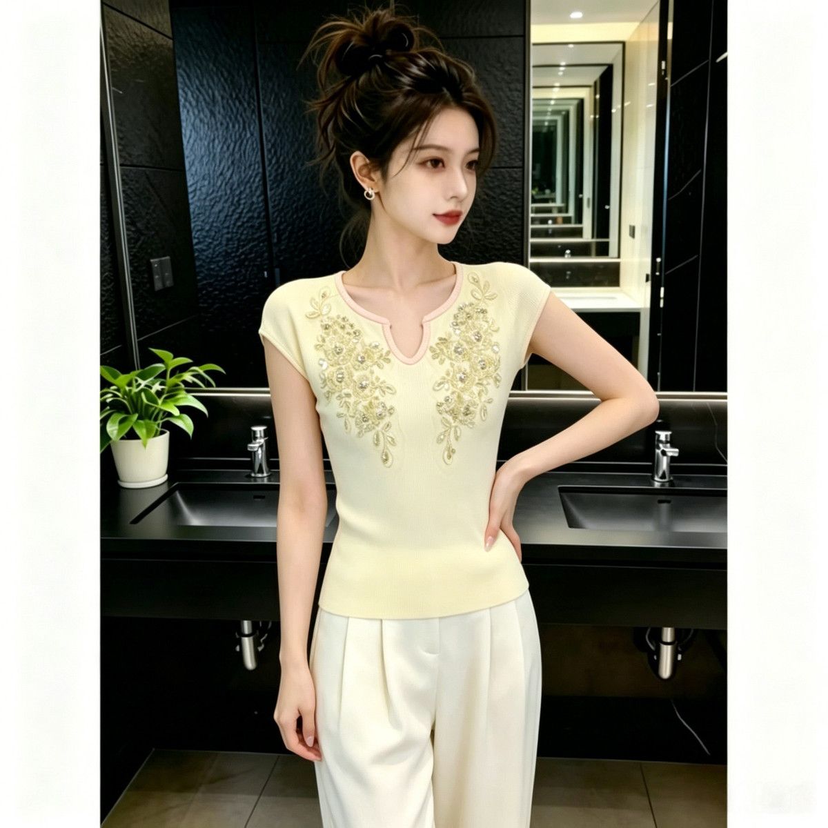 Heavy Beaded Top 2026 Summer New Style Elegant Slim Fit Base Short Sleeve Knit Shirt For Women_ecoleips.com