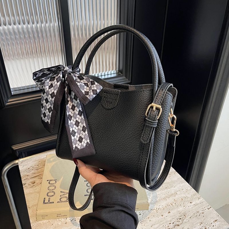 Lightweight Stylish New Large-capacity Bucket Elegant And Niche, Lightweight Crossbody Bag, High-end Shoulder Casual Bag_voghion.com