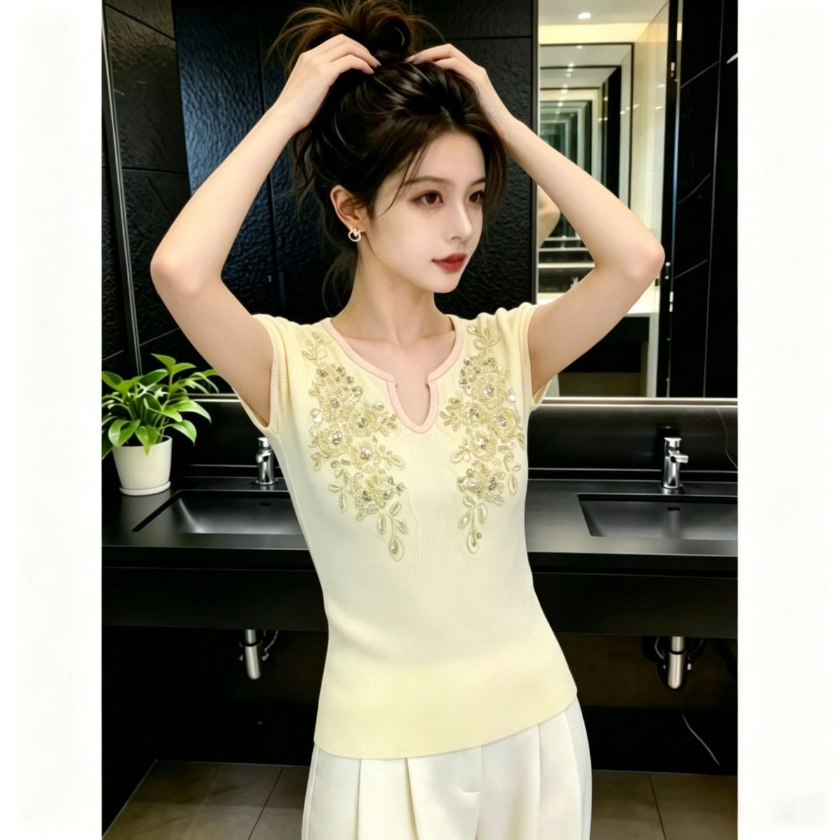 Heavy Beaded Top 2026 Summer New Style Elegant Slim Fit Base Short Sleeve Knit Shirt For Women_ecoleips.com