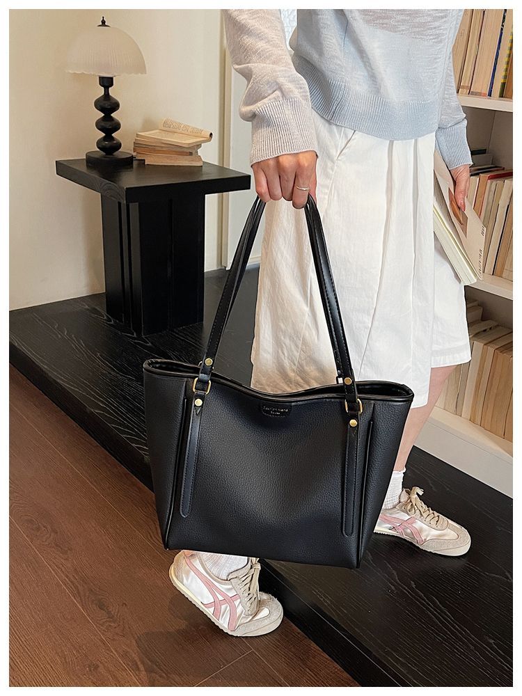 High-end Women's Shoulder Bag For Students Summer Style_voghion.com