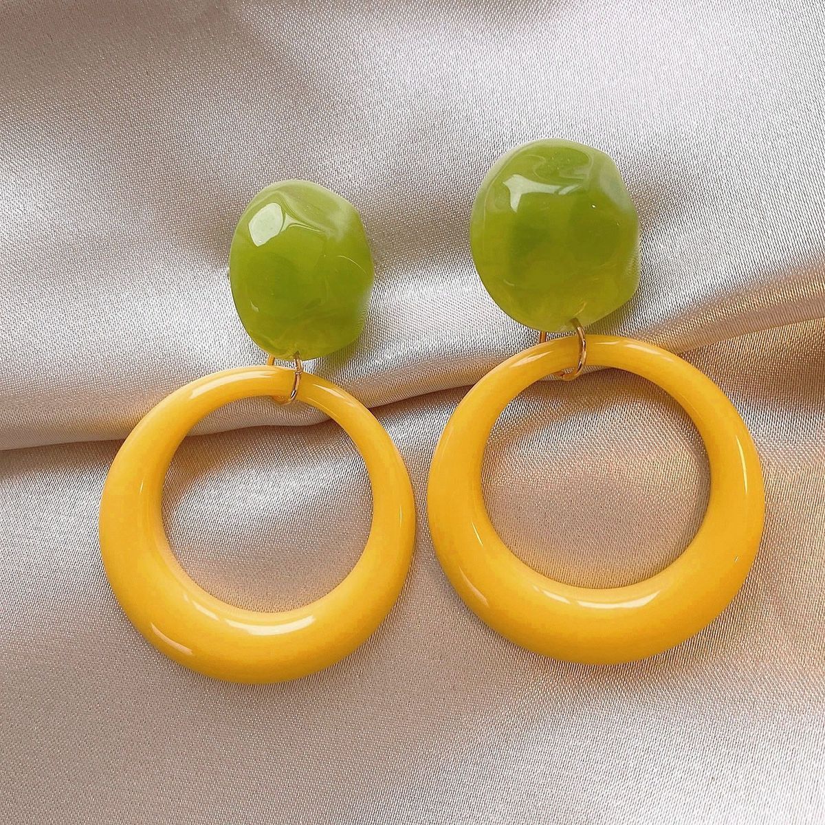 Gele dopamine oorringen voor dames hypoallergene sieraden_voghion.com
