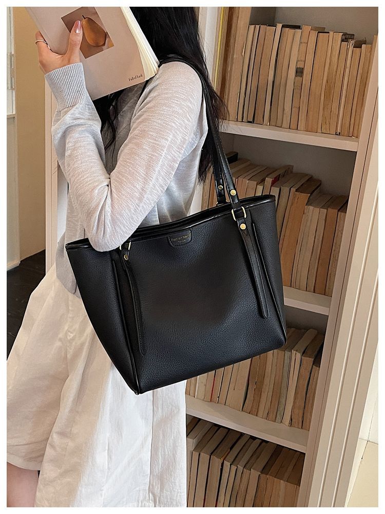 High-end Women's Shoulder Bag For Students Summer Style_voghion.com