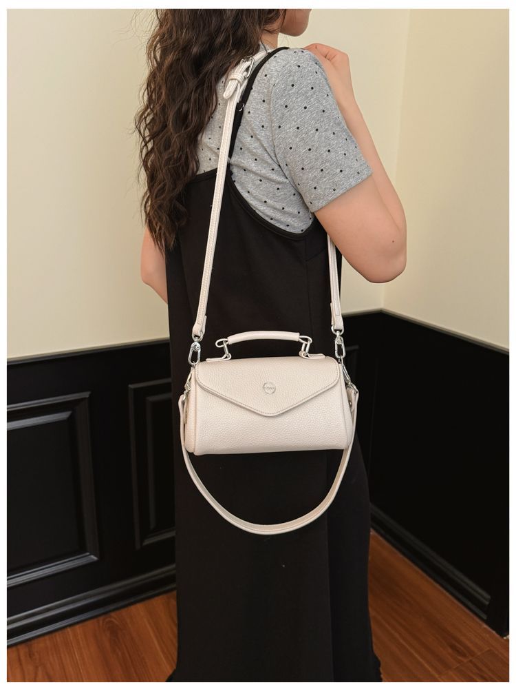 Versatile Women's Solid Colour Shoulder Bag Elegant Crossbody_voghion.com