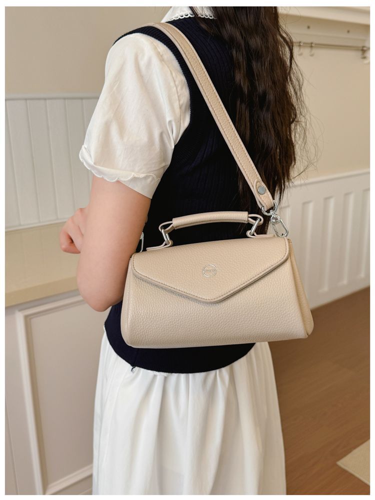 Versatile Women's Solid Colour Shoulder Bag Elegant Crossbody_voghion.com