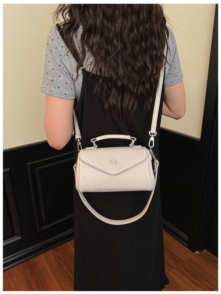 Versatile Women's Solid Colour Shoulder Bag Elegant Crossbody_voghion.com