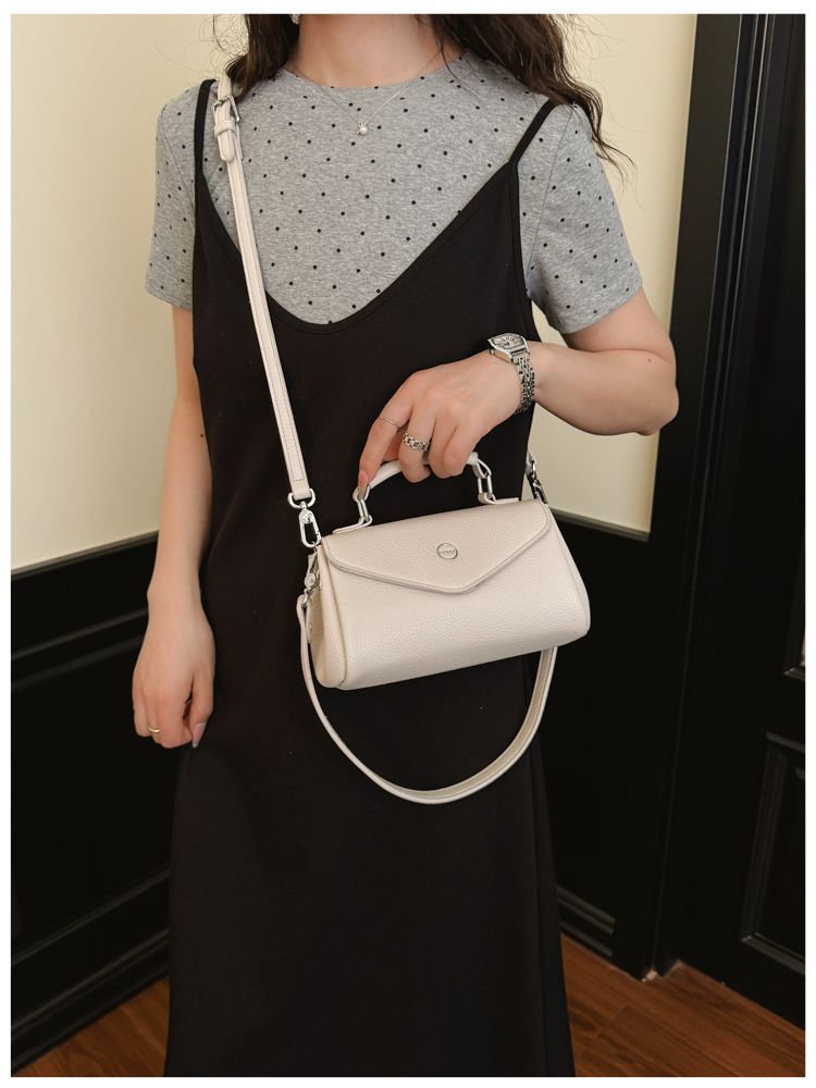 Versatile Women's Solid Colour Shoulder Bag Elegant Crossbody_voghion.com