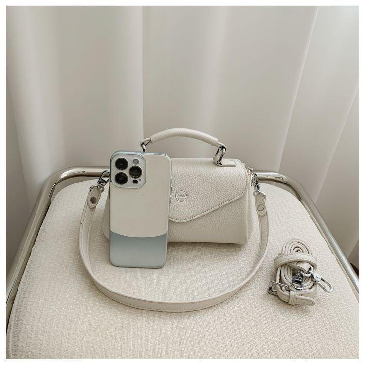 Versatile Women's Solid Colour Shoulder Bag Elegant Crossbody_voghion.com