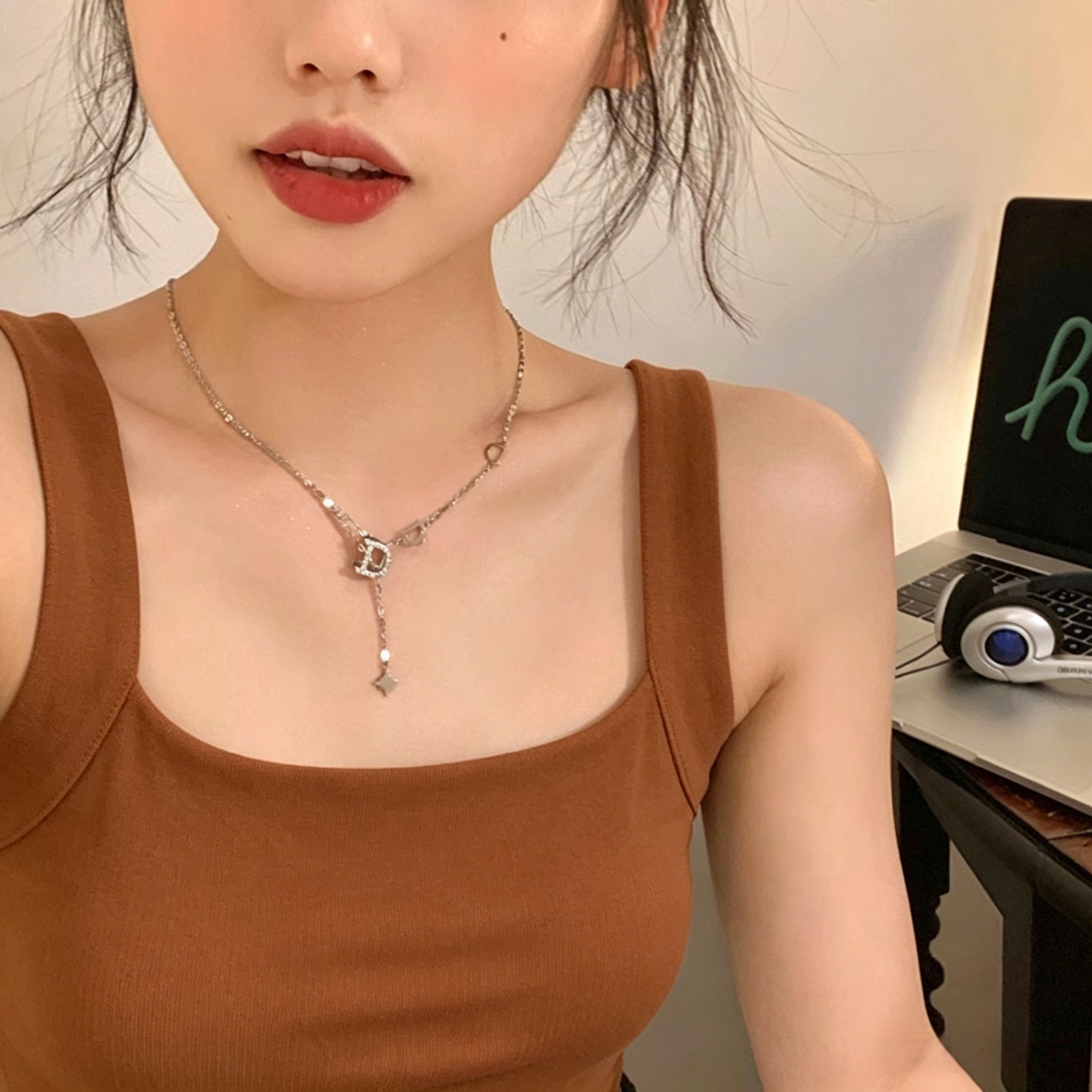 【高品质 不掉色】镶钻 D 字母流苏细项链女小众可调节星星吊坠轻 图片 5