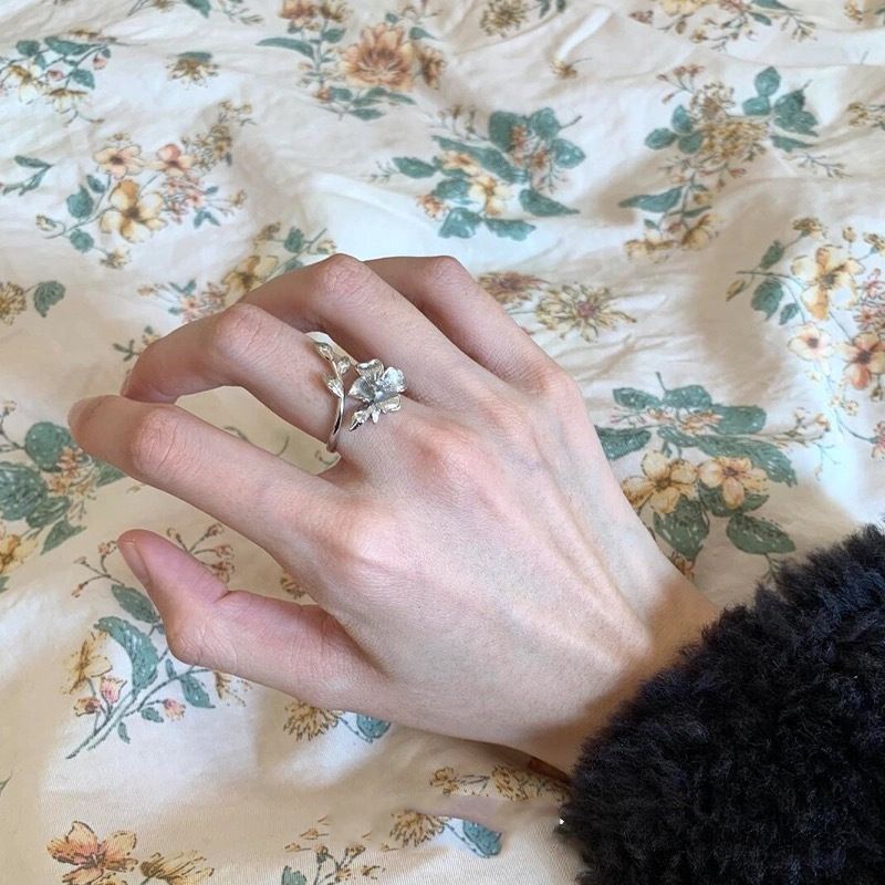 Retro Chinese Style Leaf Ring Minimalist Exquisite Designer Ring_voghion.com