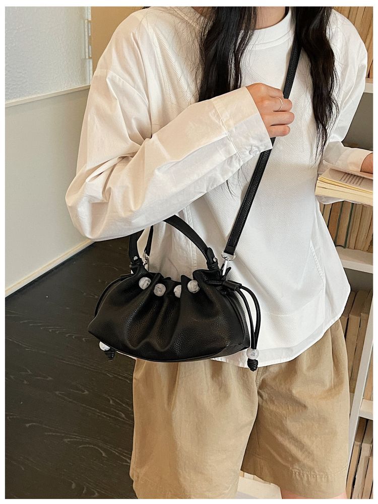 Versatile Cloud Handbag For Women Textured Commuter Shoulder Bag_voghion.com