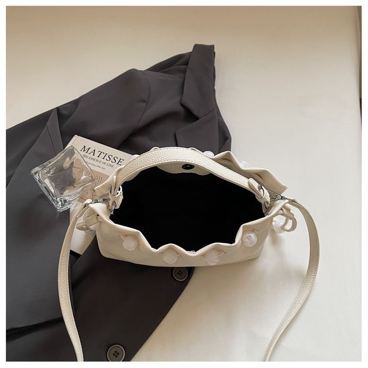 Versatile Cloud Handbag For Women Textured Commuter Shoulder Bag_voghion.com