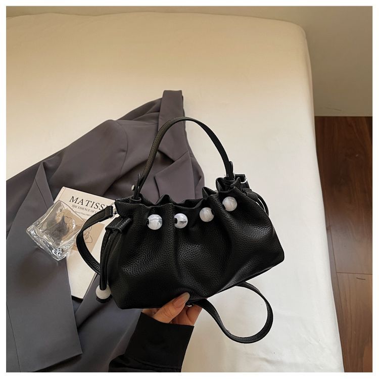 Versatile Cloud Handbag For Women Textured Commuter Shoulder Bag_voghion.com