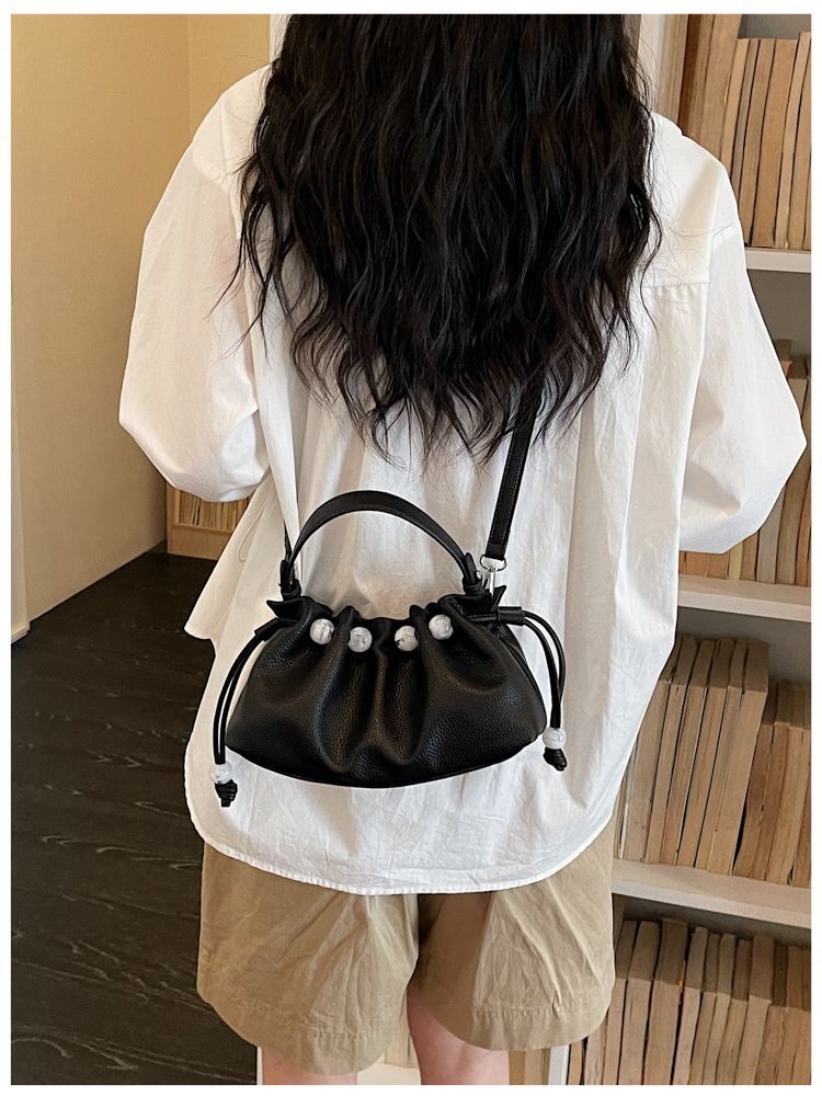 Versatile Cloud Handbag For Women Textured Commuter Shoulder Bag_voghion.com
