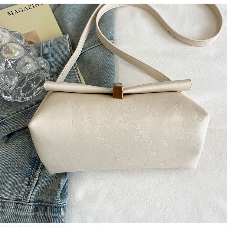 Retro Bright Yellow Women's Shoulder Bag For Spring And Summer_voghion.com