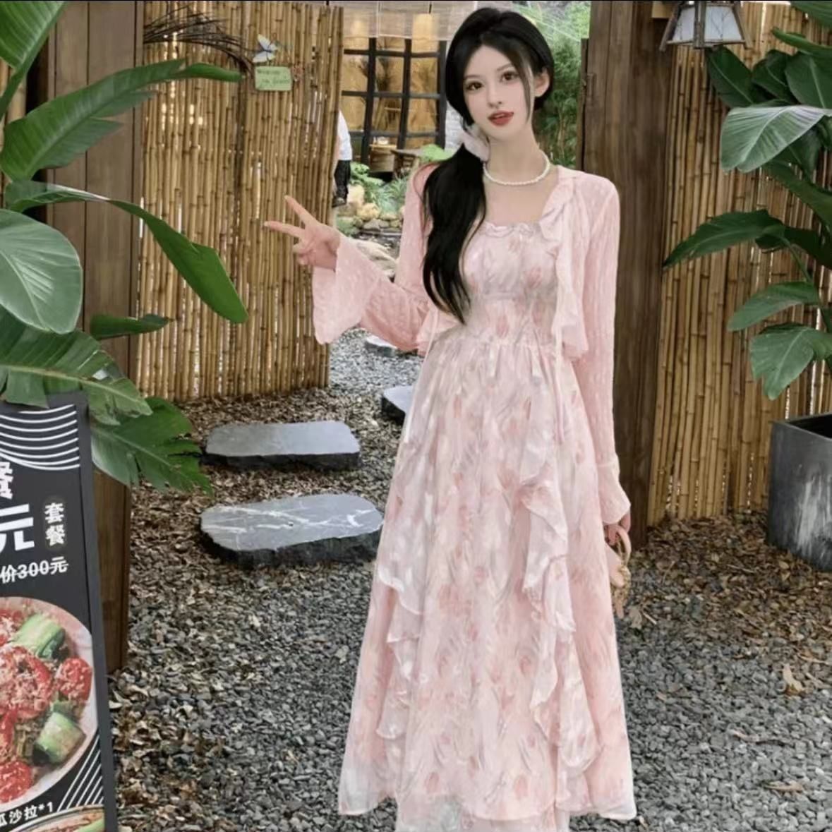 连衣裙子蕾丝显瘦气质长裙法式收腰碎花夏季复古小众中长款甜美