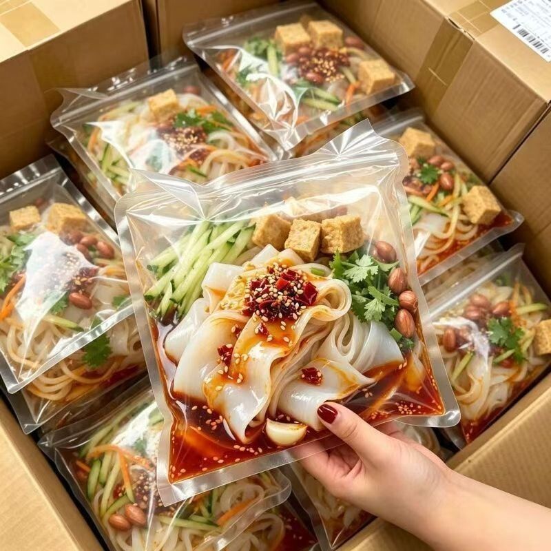 红油鲜凉皮麻酱免煮开袋米皮即食品代餐面皮宿舍方便网红解馋零食