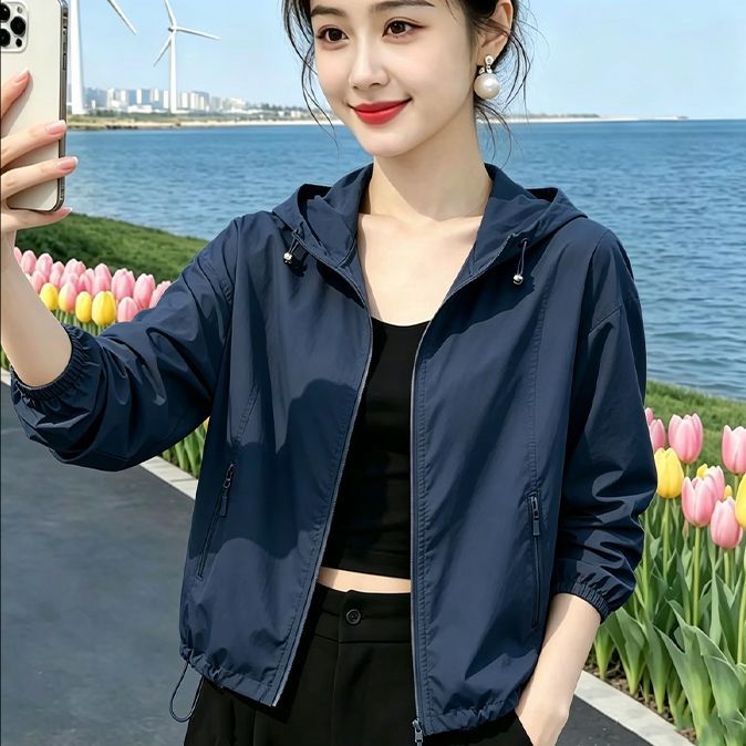 新款连帽夹克女收腰显瘦2026外套休闲秋季短款户外软壳修身春秋
